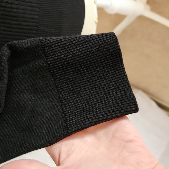 ❗️2 for 45❗️White House Black Market Sweater - Picture 4 of 5